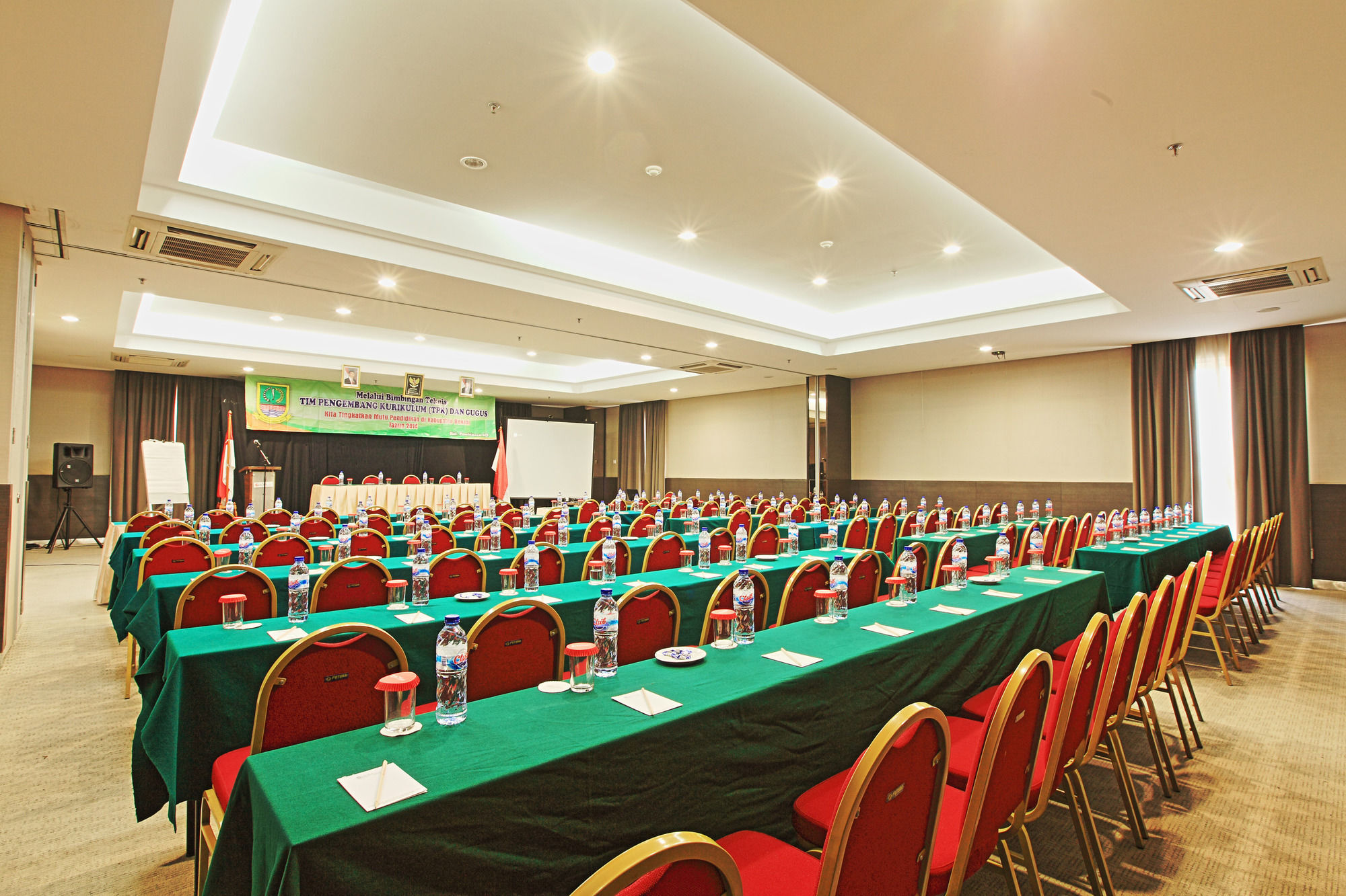 Metland Hotel Μπεκάσι Εξωτερικό φωτογραφία